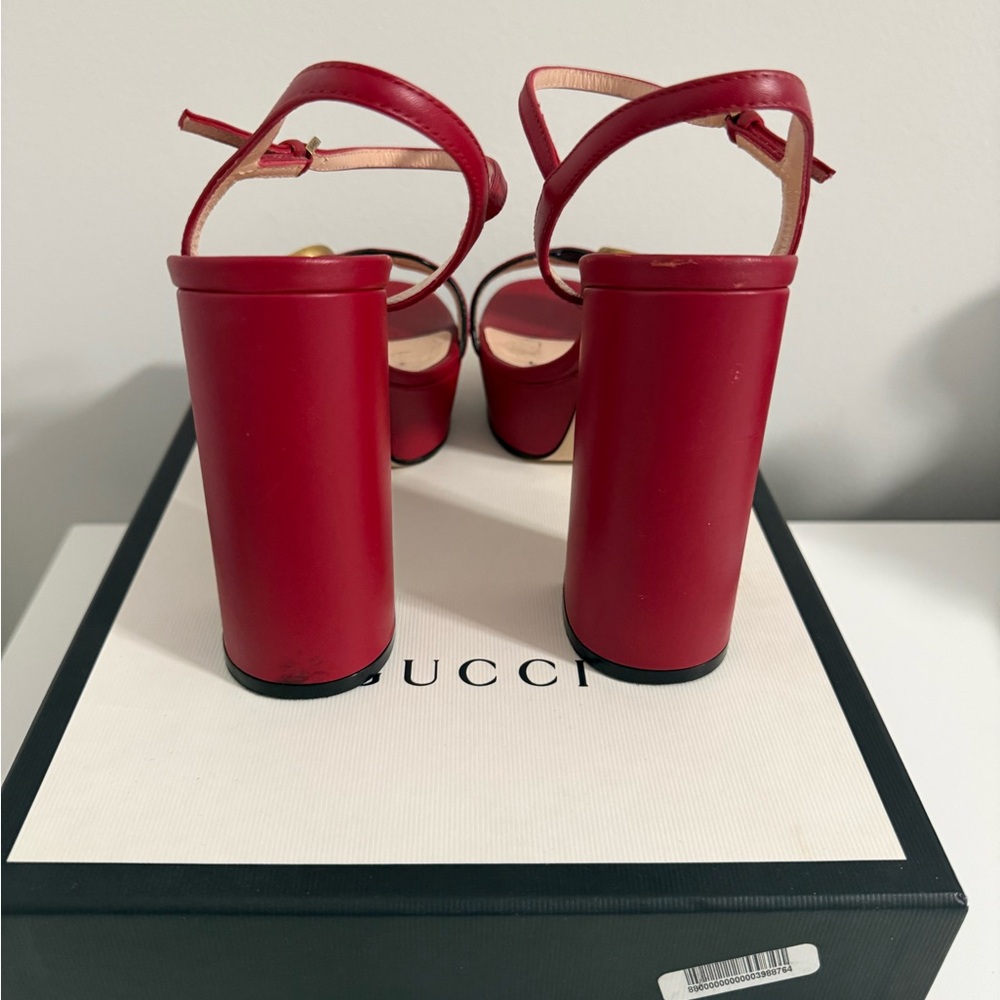 Gucci Red Leather Block Heel Sandals with Gold GG Accent - Picture 4 of 4